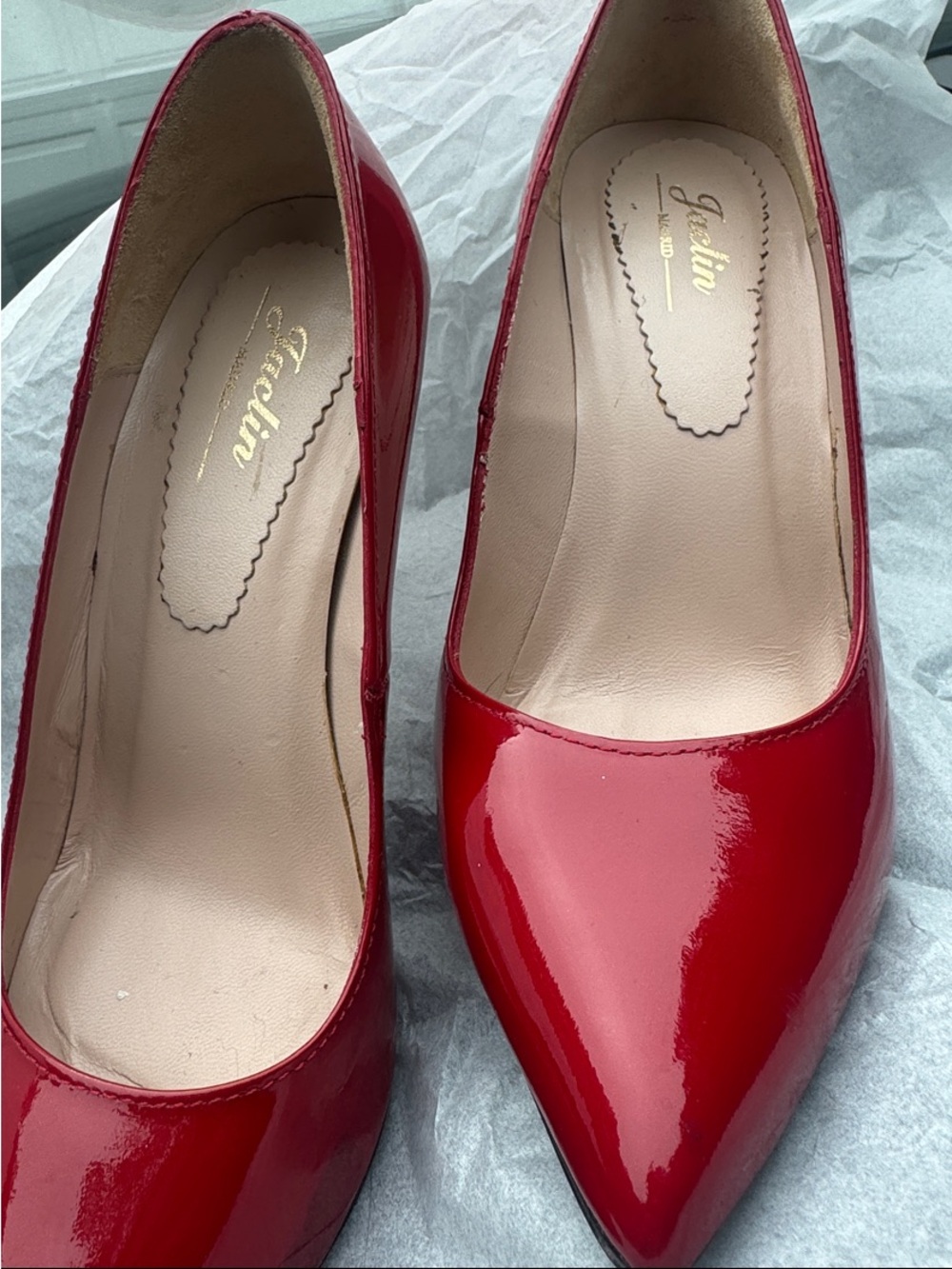 Red Patent Pointed-Toe Women’s Pumps - Picture 2 of 5